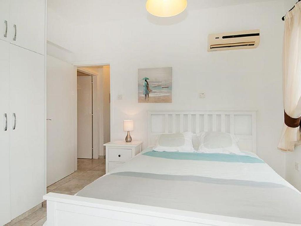 Beautiful 2-Bedroom Apartment - Great Location Paphos Exterior foto
